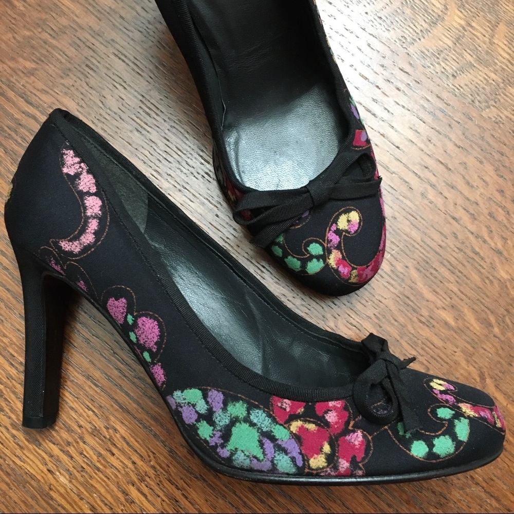 Stuart Weitzman | Black Colorful Swirl & Bow Shoes